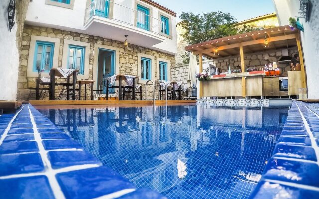 Mavi Ruzgar Alacati Hotel - Adults Only