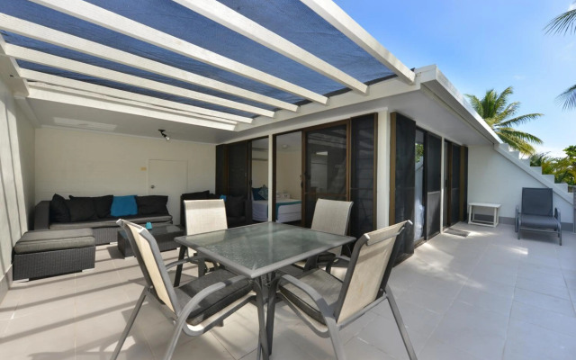 Tropical Reef Apartments