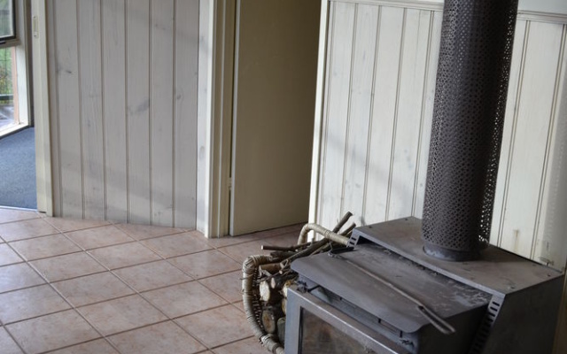Lorne Cottages Ocean Views - Log Fires & Spas – Guest Rooms – Lorne