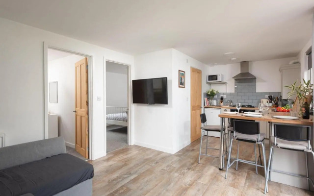 Bushwood-Beautifully Fitted Wooden Lodge Helston Cornwall