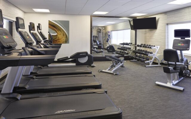 Courtyard by Marriott Kingston Highway 401/Division Street