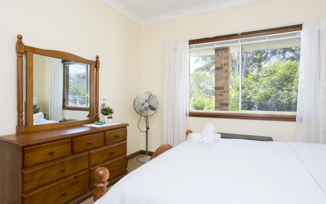 South Coast Getaway House Sleeping 8 Guests