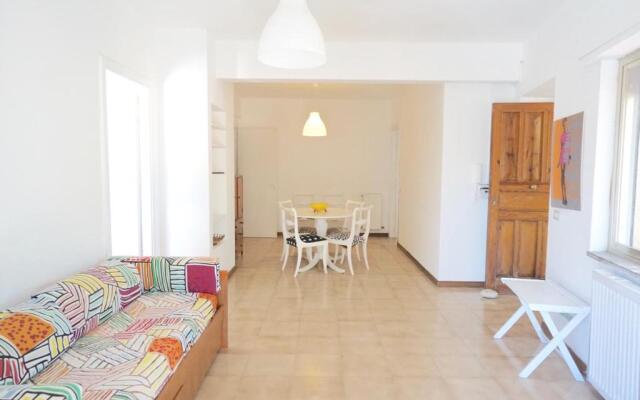 Panoramic Villa Near The Sea