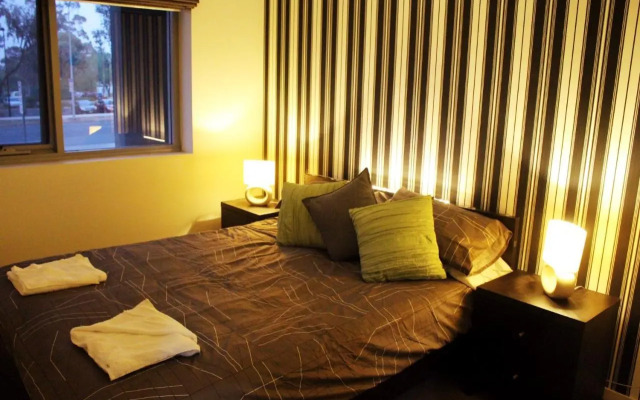 Tranquil, Relaxing Forrest Style Apartment - Braddon CBD