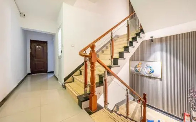 Shanghai Huahui Hotel themed apartment