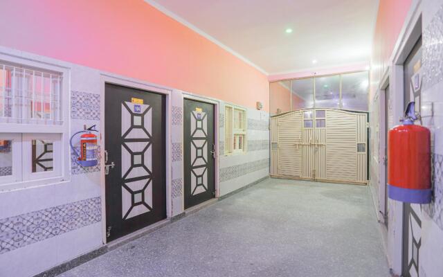 SPOT ON 65708 Shri Ram Hotel