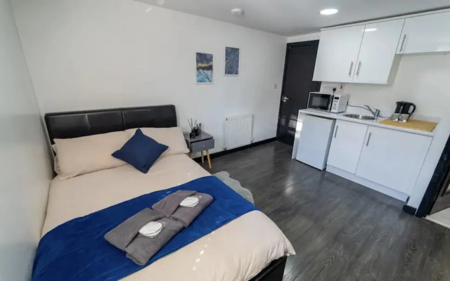 Modern Studio Next to University of Birmingham
