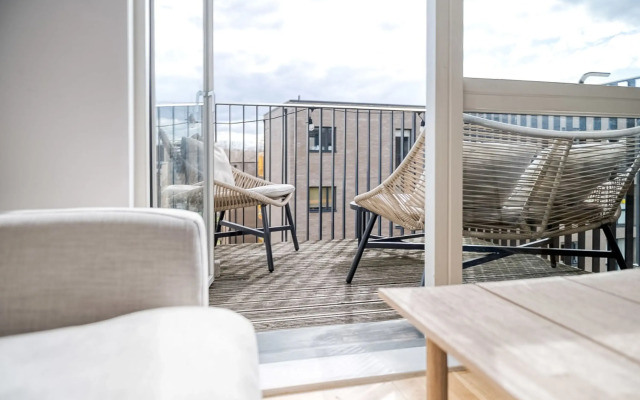 Modern Bermondsey Apartment