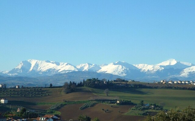 Apartment With 4 Bedrooms in Recanati, With Wonderful Mountain View, E