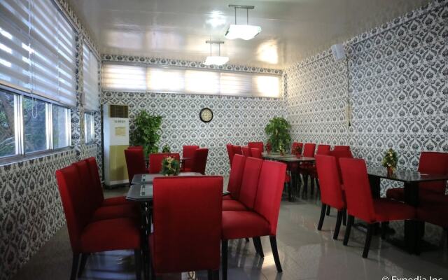 Splash Suites Hotel Laguna