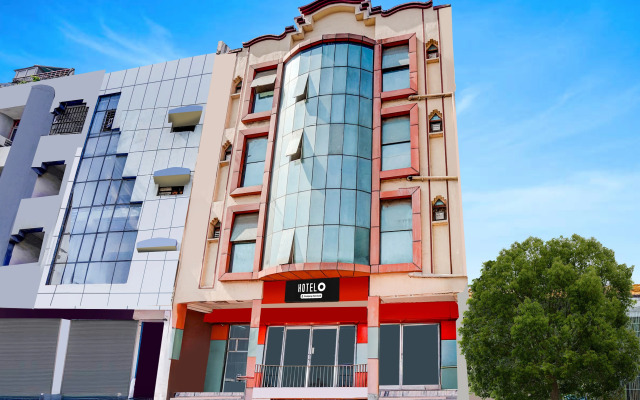 Hotel O Hussainganj Near Vidhansabha