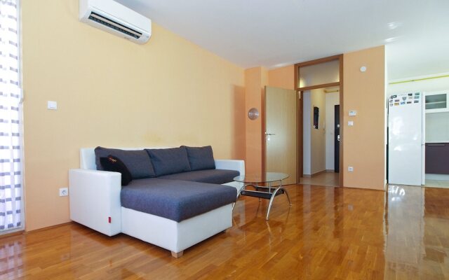 Apartment 1920