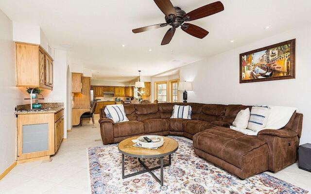 Paradise Retreat 4BR by Casago