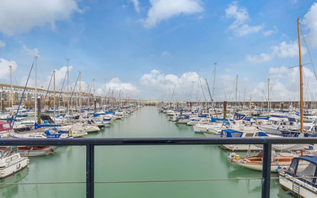 On the Water 3 with Free Parking | By My Getaways