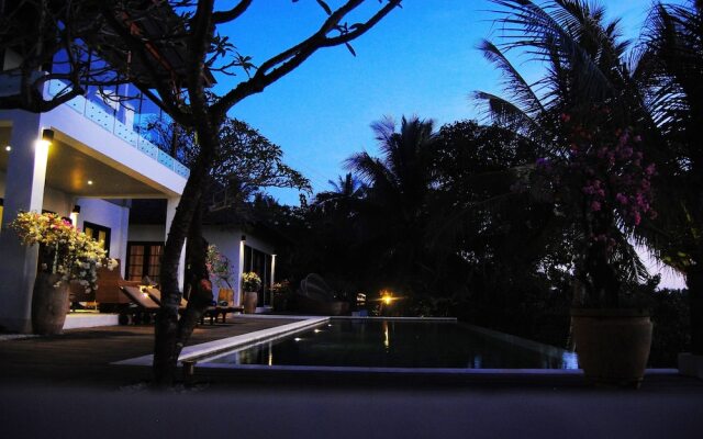 Villa Matahari Terbenam