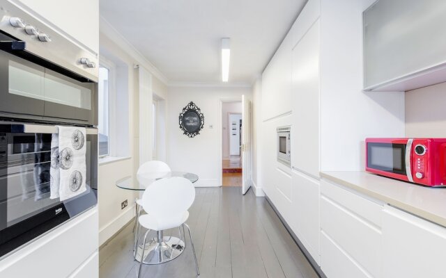 Bright Welcoming Apartment With Terrace, Fulham 3 bed