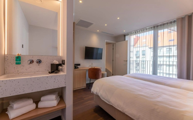 The CORNR Hotel