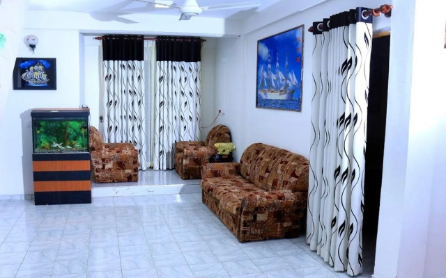 Gandhi Guest House & White Palace