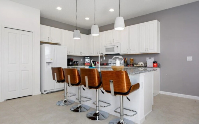 Stunning Vacation Home So3890