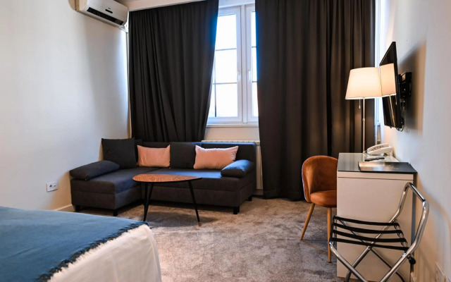 Garni Hotel Le Petit Piaf