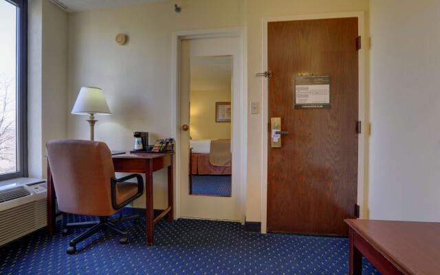 SureStay Plus Hotel by Best Western Chicago Lombard