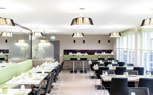 Hotel Demas City