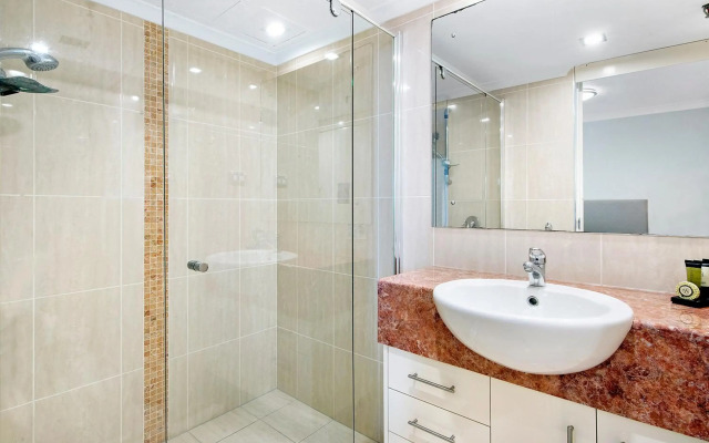 ULTIQA Beach Haven At Broadbeach