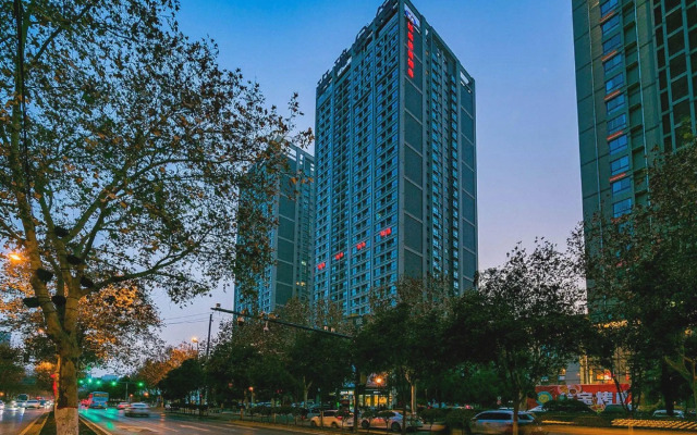 HanTing Hotel (Xi'an Keji Er Road Software Park Branch)