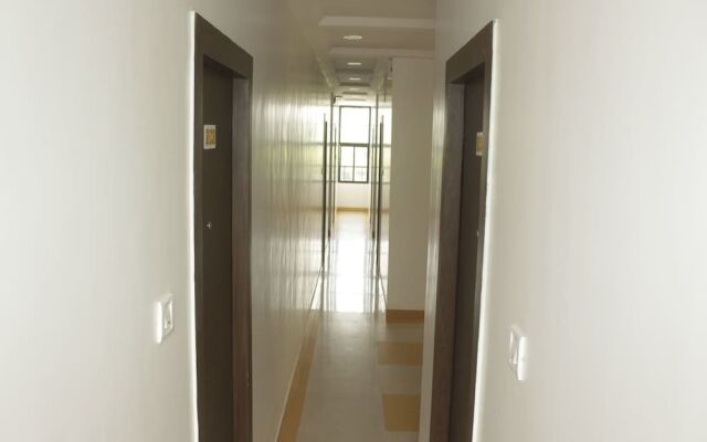 OYO 13168 Primrose Regency