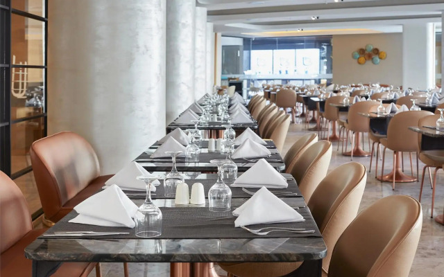 Lalila Blue Suites