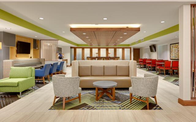 Holiday Inn Express Mitchell by IHG