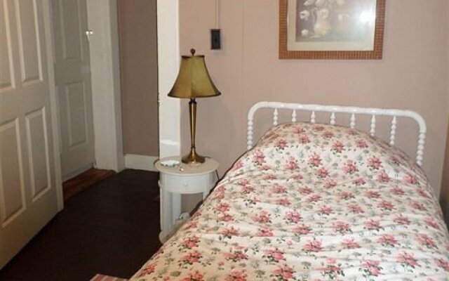 2 Sisters Bed & Breakfast