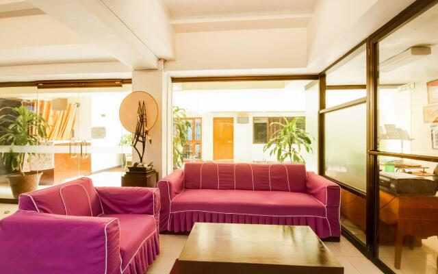 OYO 465 Ford's Inn (Vaccinated Staff)