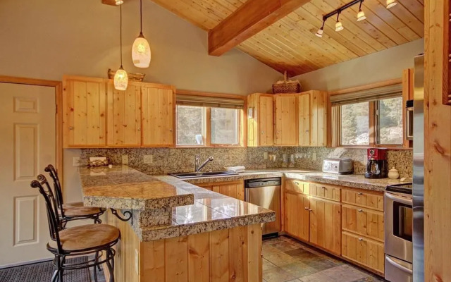 Black Bear 5 Br Home by RedAwning