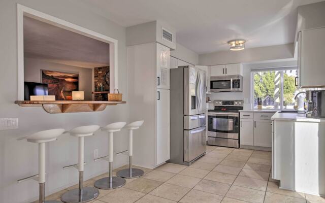 Lakefront Tempe House w/ Sun Deck, Hot Tub & Boats