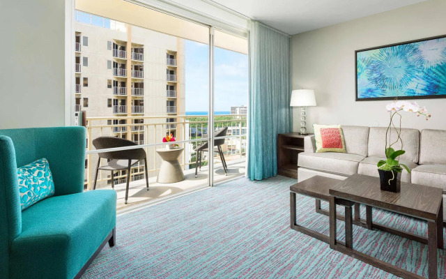 Courtyard by Marriott Waikiki Beach