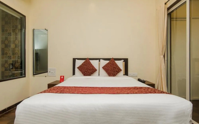 OYO 9849 Hotel Divine Residency
