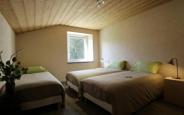 MAISON SAINT-JEURES, 5 PIèCES, 11 PERSONNES - FR-1-582-43