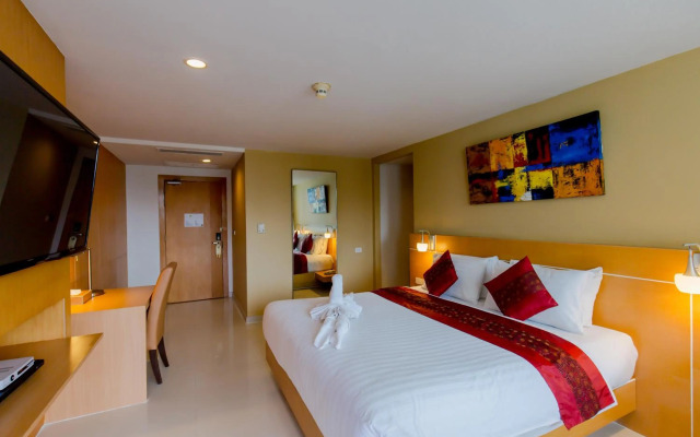 Hotel 81 Premier Hollywood