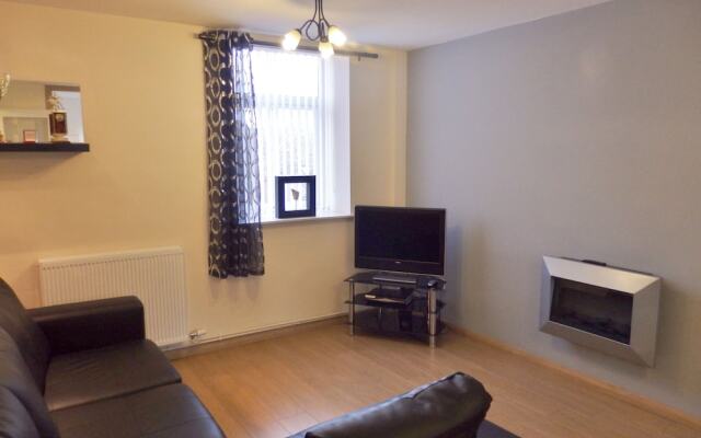 40 Salisbury Court Apartment
