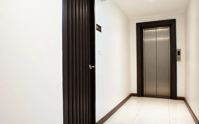 White House Asoke Sukhumvit 18