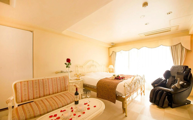V Hotel - Adults Only