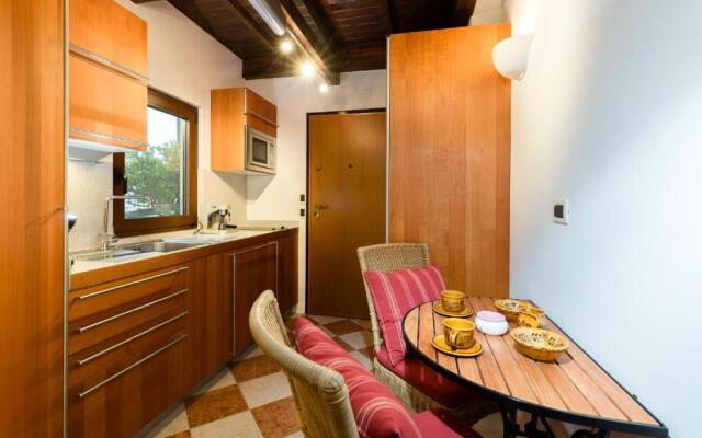 Lake Front Luxury Suites (Adults Only)