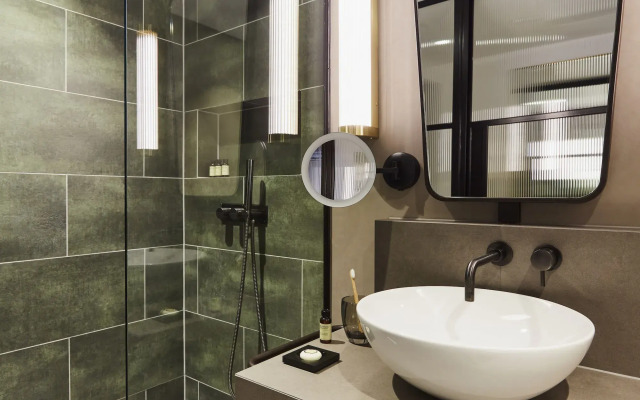 Hotel Indigo London - 1 Leicester Square by IHG