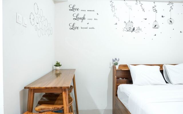 Comfortable Studio Apartment at Green Park View