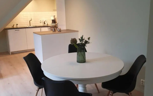 Kong Oscars Apartments