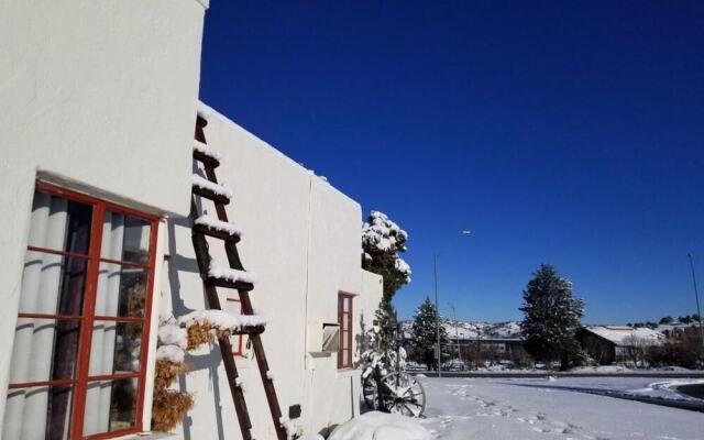 Apache Lodge