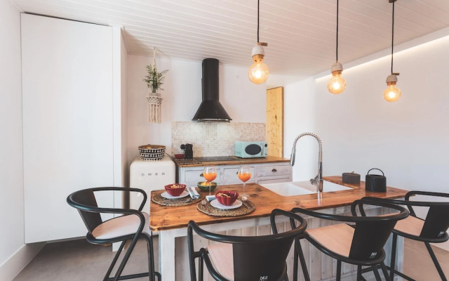 Azenhas do Mar West Coast Design & Surf