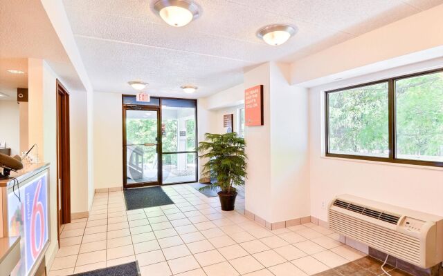 Motel 6 Nashua, NH - South