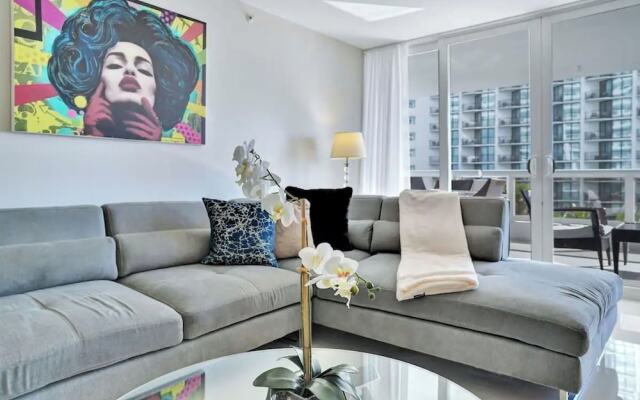 Bay Overlooking Condo With Balcony